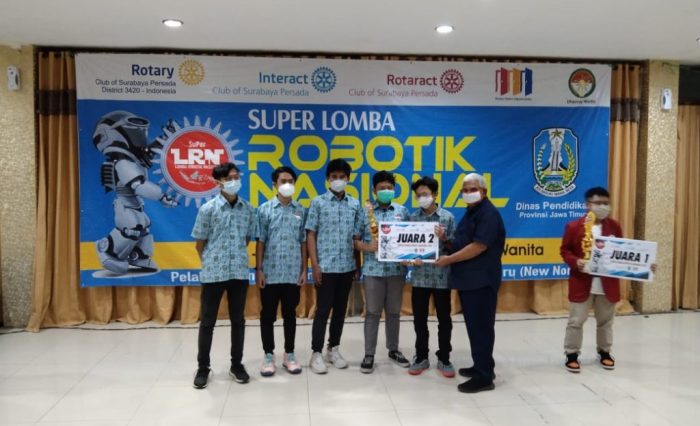 Smamda Surabaya Borong Juara Super Lomba Robotika